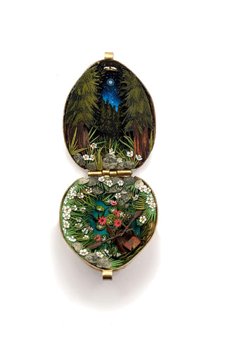 Shannon Taylor - "The Smoker" - watercolour diorama in vintage cosmetic compact